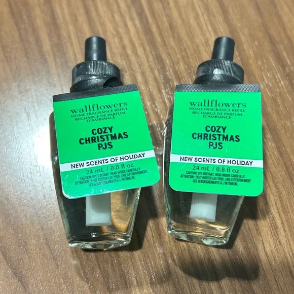 2 Bath & Body Works Cosy Christmas PJs Wall Flower - Picture 1 of 1